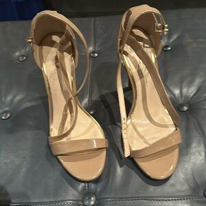 Beige heels 4 in